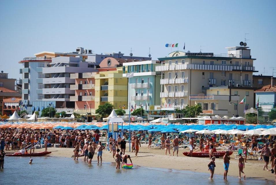 Hotel Titanus Bellaria-Igea Marina Exterior photo